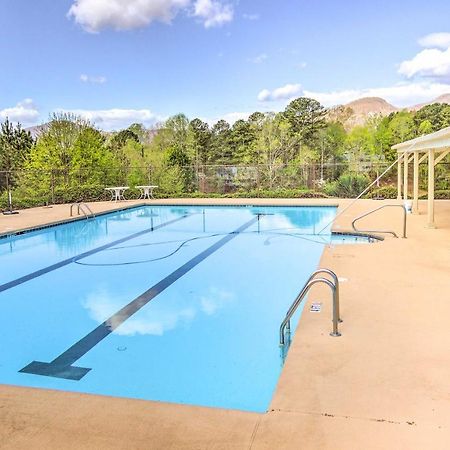 Lake Lure Studio With Private Balcony And Pool Access! מראה חיצוני תמונה