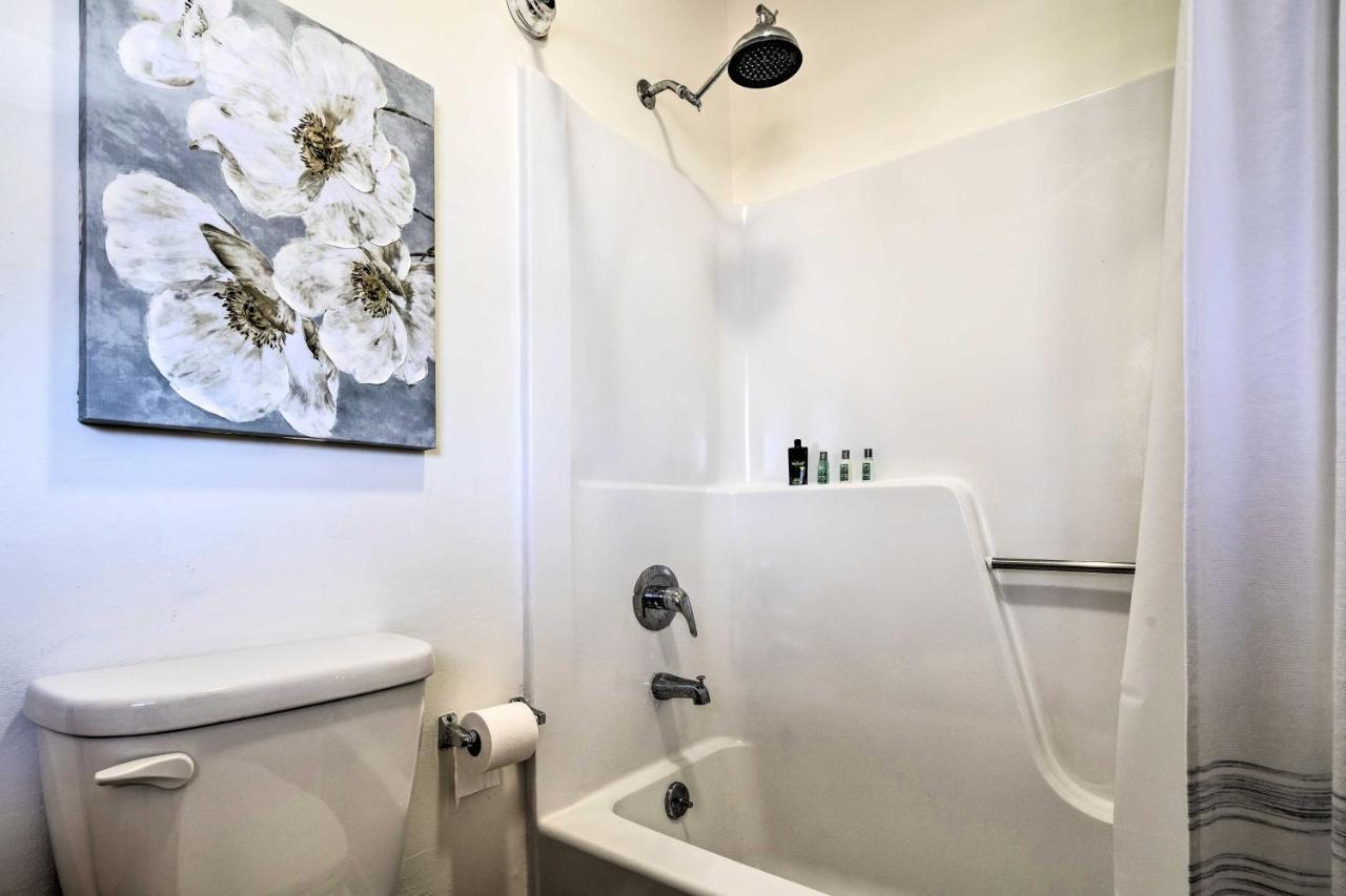 Lake Lure Studio With Private Balcony And Pool Access! מראה חיצוני תמונה